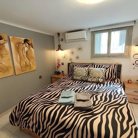 Anastasia'S Apartment With Yard Athen Exterior foto