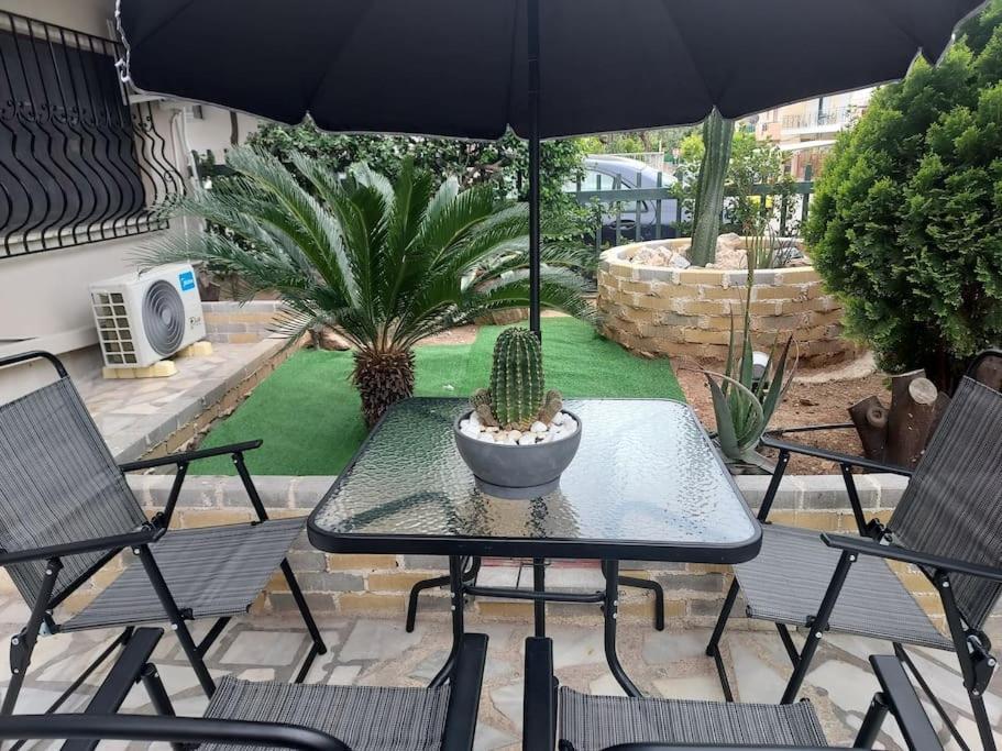 Anastasia'S Apartment With Yard Athen Exterior foto
